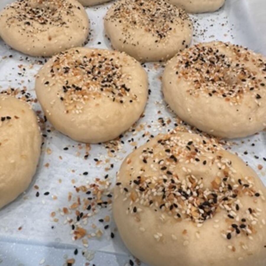 Everything sourdough bagels